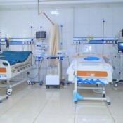 Lit avec matelas anti escarre